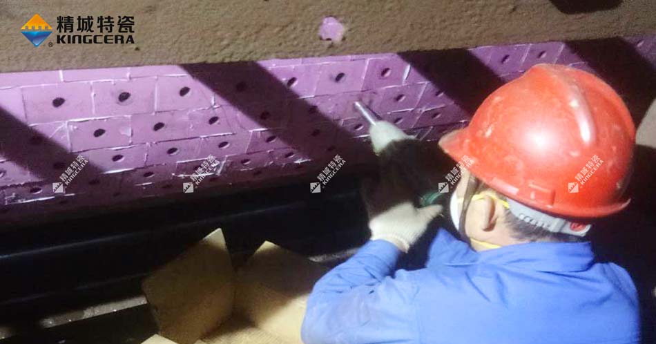 永利集团牌新型耐磨陶瓷布料机圆辊使用效果