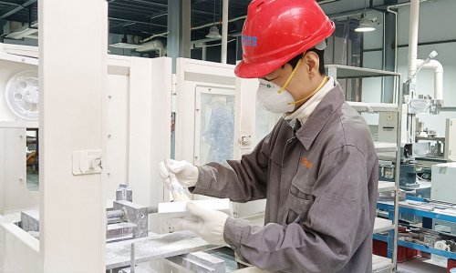 营销精英下车间，，，，永利集团特瓷订单飙升迎交付岑岭